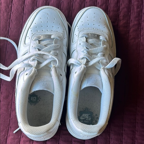 Nike White Sneakers for Everyday Wear - Picture 4 of 7